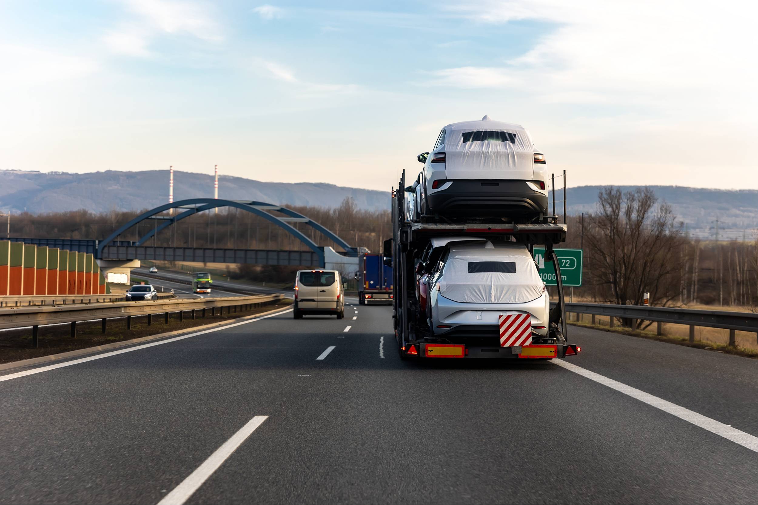 Open vs. Enclosed Car Transport West Palm Beach, FL – Which Option Is Right for You?